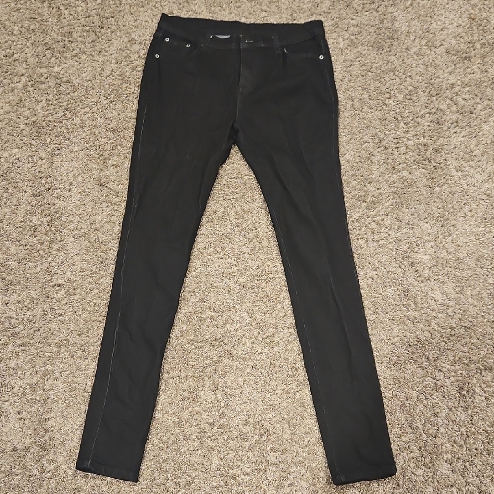 Black Skinny Jeans